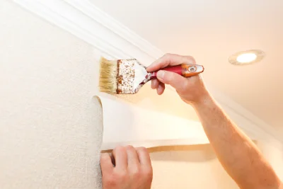 Pose de papier peint à Chamblet — revêtements muraux et toiles de verre